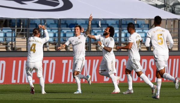 ريال مدريد يفوز على إيبار بثلاثية في أول ظهور بعد عودة «لاليجا»