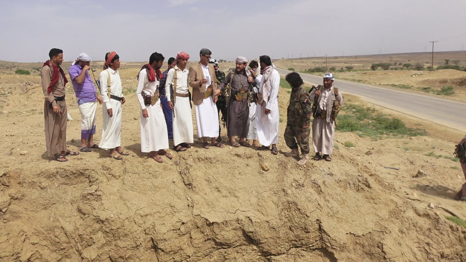 الوكيل المعوضي يتفقد أضرار السيول في مديريتي مدغل ورغوان