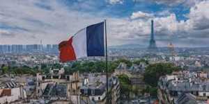 بلومبيرغ: اقتصاد فرنسا يمر بمرحلة غامضة.. و"المركزي" يحذر