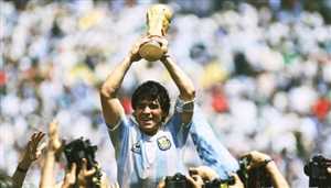 عاجل.. وفاة  أسطورة الكرة الأرجنتينية مارادونا