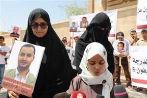 مليشيا الحوثي تحرم الصحفي "المنصوري" من الرعاية الصحية رغم وضعه المتدهور