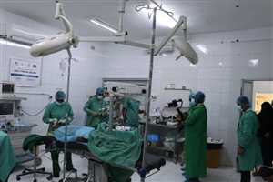 تدشين مخيم طبي مجاني في هيئة مستشفى مأرب لإزالة المياه البيضاء بدعم كويتي