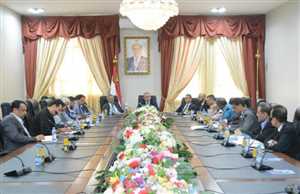 لجنة تطوير آلية التعامل مع الأزمة الإنسانية تعقد اجتماعها الأول في عدن
