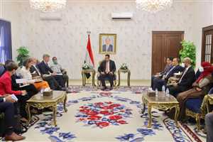 رئيس الوزراء: وجود الحكومة في عدن يسهم في تخفيف الكثير من التحديات القائمة