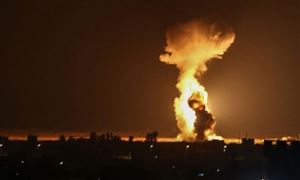 طائرات الإحتلال الإسرائيلي تشن غارات على قطاع غزة فجر اليوم