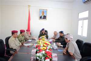 وزير الداخلية يترأس اجتماع أمني لمناقشة الملفات الأمنية بوادي وصحراء حضرموت