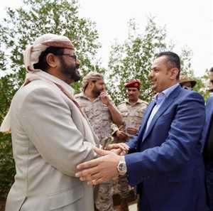 رئيس الوزراء يصل محافظة مأرب للإطلاع ميدانيًا على الأوضاع العسكرية والإنسانية