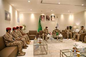 قائد القوات المشتركة بالتحالف يلتقي وزير الدفاع اليمني في الرياض