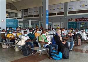 نقل 129 مهاجراً غير شرعياً من عدن إلى أثيوبيا