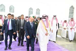 في زيارة رسمية تستغرق عدة أيام ..رئيس مجلس القيادة الرئاسي ونوابه يصلون الإمارات.