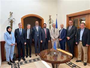 نائب رئيس مجلس القيادة الرئاسي العرادة يبحث مع سفراء الاتحاد الأوروبي لدى اليمن ومبعوث إيطاليا فرص السلام