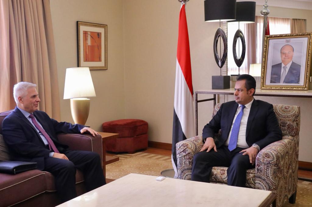 رئيس الوزراء يشدد على ضرورة اتخاذ موقف حازم تجاه استمرار مراوغات الحوثي في خزان صافر