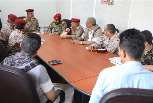 محور تعز يؤكد على أهمية فرض سيادة الدولة وضبط الخارجين عن القانون