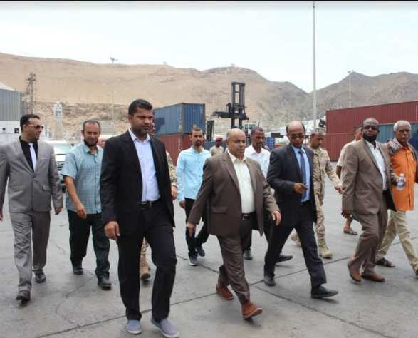 نائب رئيس الوزراء يطلع على أنشطة مؤسسة موانئ البحر العربي بالمكلا