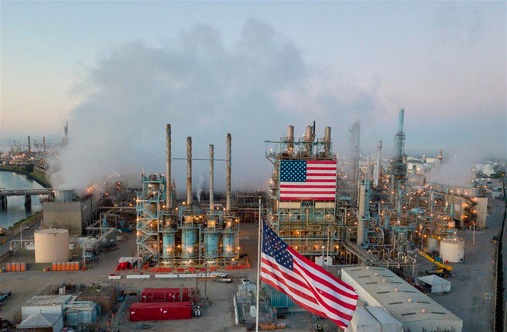 خلال 6 أشهر .. 107 آلاف وظيفة خسرها قطاع النفط الأمريكي