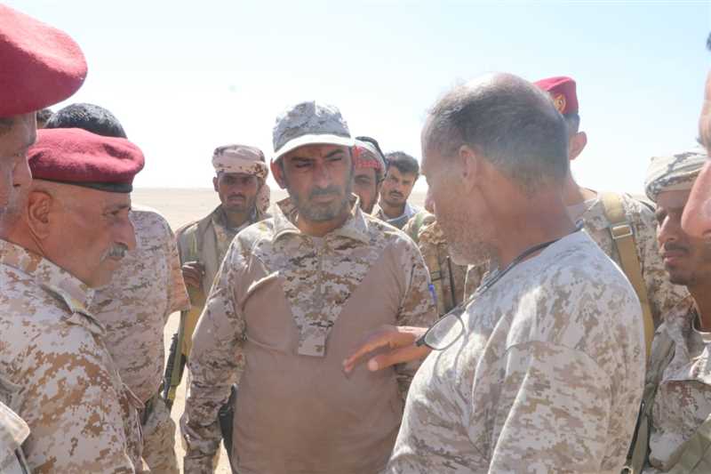 خلال تفقده سير العمليات القتالية.. بن عزيز: يشيد بالانتصارات والتقدمات النوعية لقوات الجيش الوطني والمقاومة في جبهات الجوف