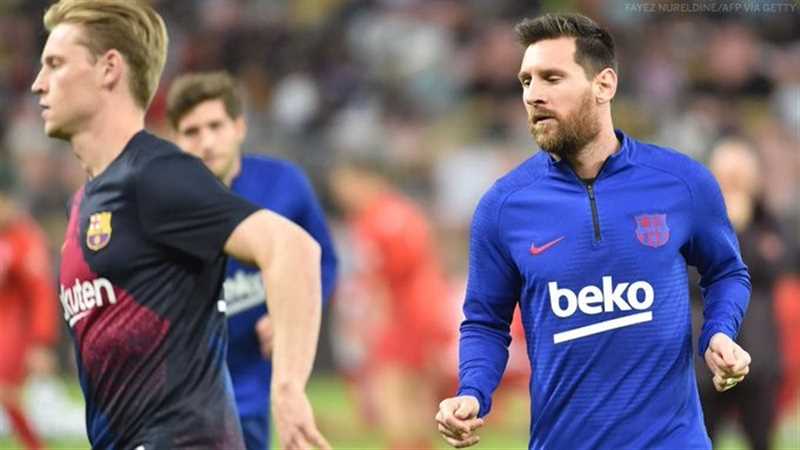 كومان يستبعد نجمي فريق برشلونة عن موقعة الابطال