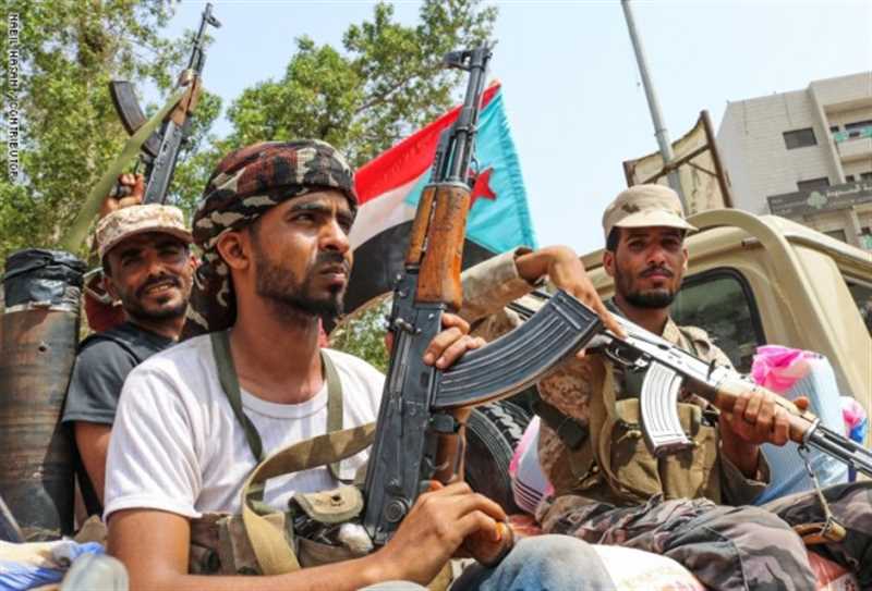 قوات من الانتقالي تقتحم سجن المنصورة بعدن وتختطف الأكاديمي طاهر القباطي إلى جهة مجهولة