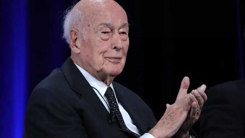 وفاة الرئيس الفرنسي الأسبق "فاليري جيسكار ديستان" جراء إصابته بـ"كورونا"