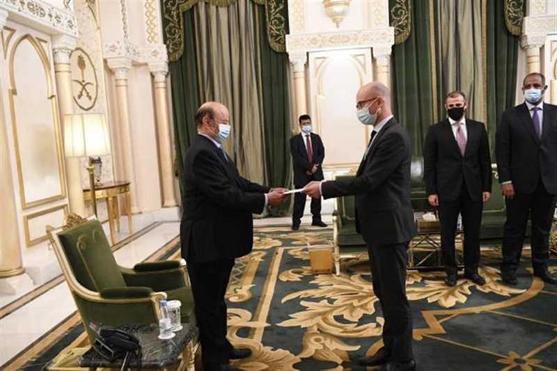 الرئيس هادي يدعو إلى توحيد الجهود لمواجهة "المشروع الإيراني"