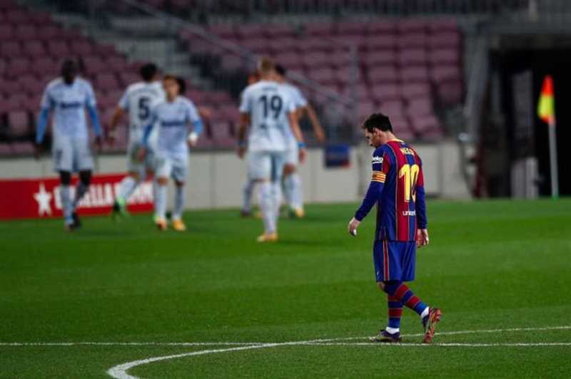 هدف ميسي التاريخي ليس كافيا.. برشلونة يتعثر من جديد ويهدر نقطتين أمام فالنسيا