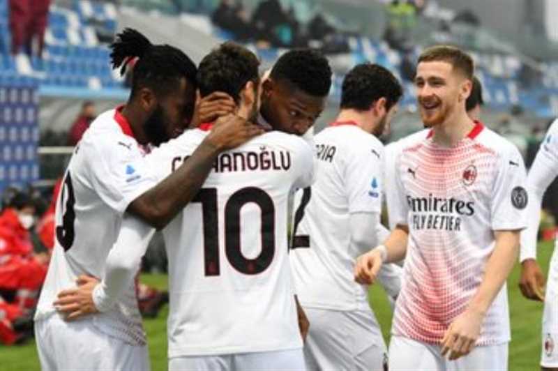 ميلان يحافظ على صدارة الدوري الإيطالي بثنائية في ساسولو.. وإنتر يواصل الضغط