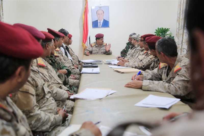 وزير الدفاع: المرحلة الراهنة تقتضي تضافر الجهود نحو استعادة الدولة وانهاء الانقلاب