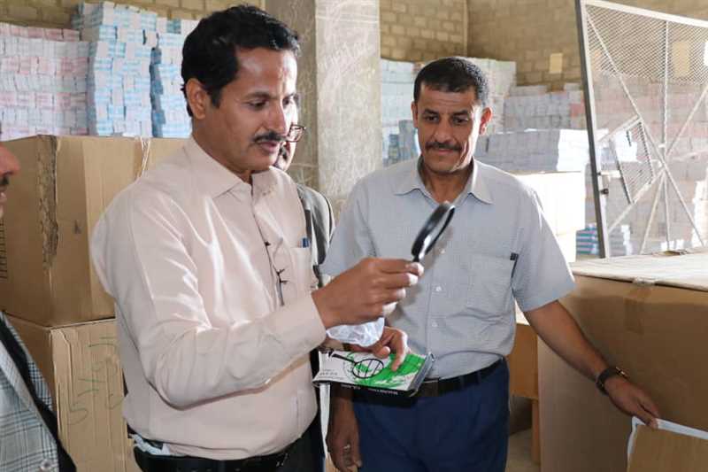 مكتب التربية والتعليم بمأرب يتسلم 11 معملاً دراسياً