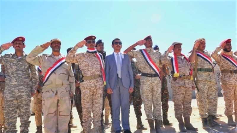 محافظ شبوة يشدد على ضرورة إعادة تأهيل الوحدات العسكرية والأمنية بالمحافظة