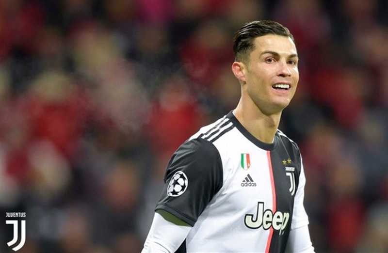 "رونالدو" يبعث رسالة لجماهيره في 2021 (صورة)