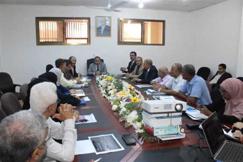 وزير الصناعة والتجارة يشيد بتجاوب كبار التجار ومبادرتهم بتخفيض أسعار المواد الغذائية