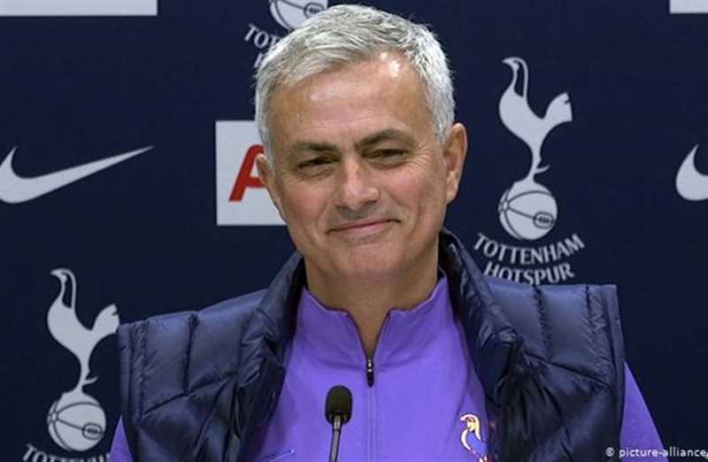 بعد قيادته توتنهام للنهائي.. مورينيو يحقق إنجازا تاريخيا