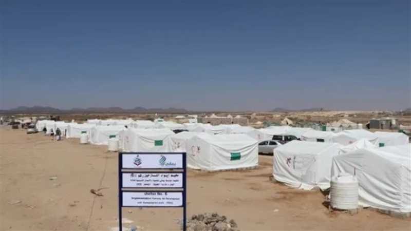 تدشين مخيم إيواء لـ20 أسرة نازحة بمأرب