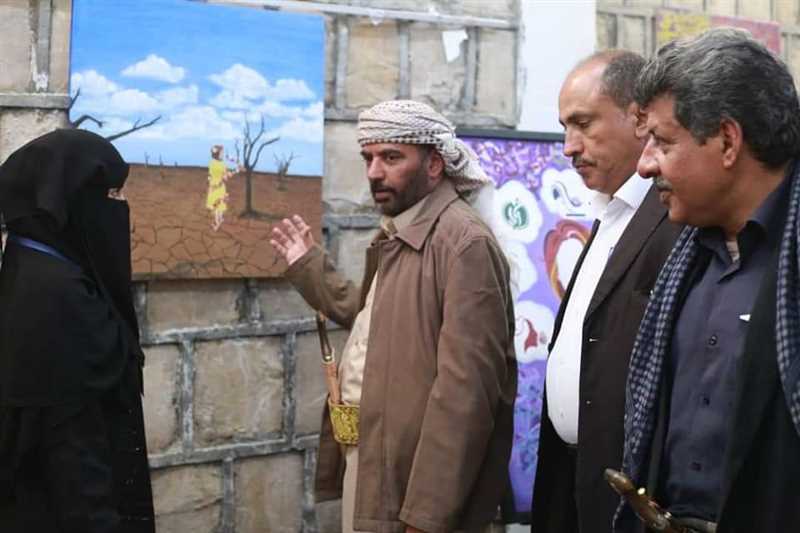 الباكري والمخلافي يفتتحان معرضا تشكيليا نسويا بمأرب