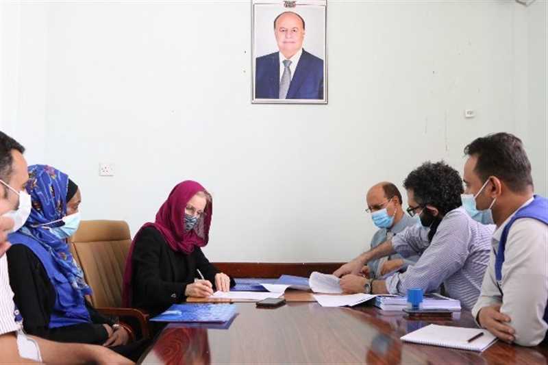 منظمة الهجرة توقع اتفاق تأمين صحي لمنتسبيها مع هيئة مستشفى مأرب العام