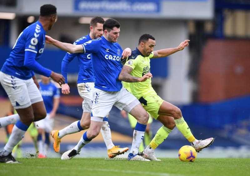 نيوكاسل ينهي معاناته بانتصار تاريخي على إيفرتون