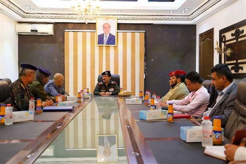 وزير الداخلية يشيد بتضحيات الجيش الوطني وأبناء تعز في التصدي للمشروع الحوثي الإيراني