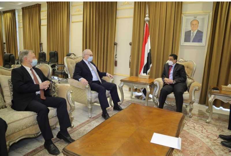 بن مبارك للمبعوث الأمريكي: الحوثيون قابلوا دعوتكم للحل السياسي بالتصعيد العسكري