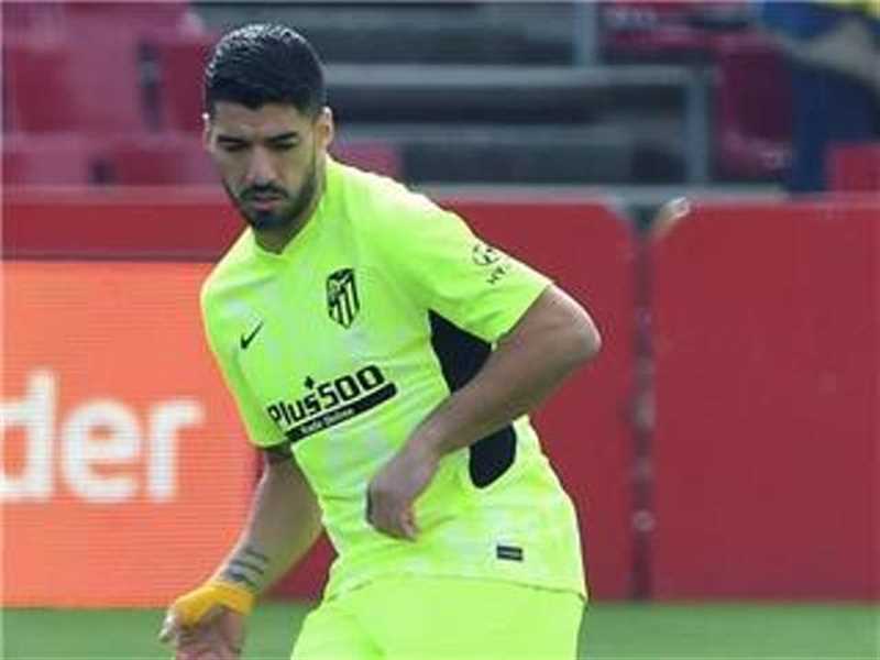 بنود في عقد سواريز تثير قلق أتلتيكو مدريد