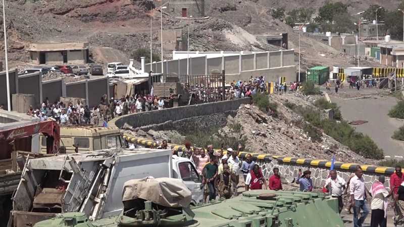 الحكومة: اقتحام قصر معاشيق بعدن عمل فوضوي واعتداء على الدولة