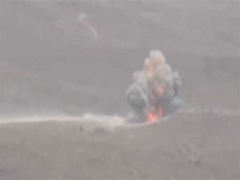 مدفعية الجيش وغارات التحالف يكبّدان مليشيا الحوثي خسائر بشرية ومادية غرب مارب