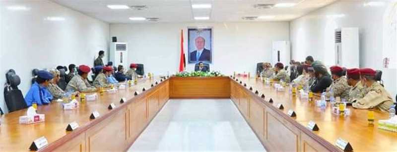 اللجنة الأمنية بشبوة تناقش إسهام الأجهزة الأمنية في مجابهة فيروس كورونا بالمحافظة