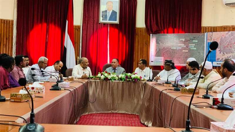 الأشول يطلع على نشاط مكتب الصناعة في وادي وصحراء محافظة حضرموت