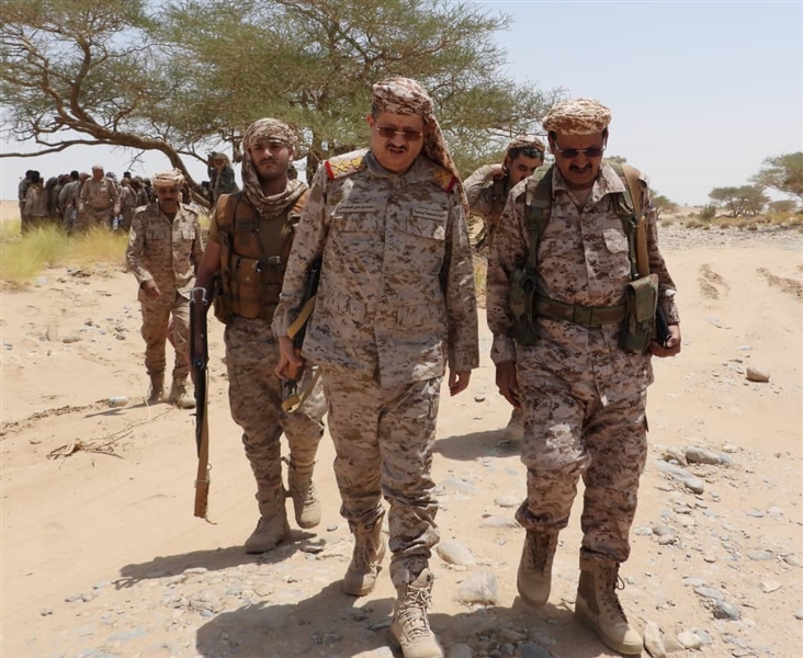 زير الدفاع:اليمنيون يقفون في معركةمصير وهوية ولن يقبلوا بتحويل اليمن إلى ساحة لتهديد الامن القومي العربي والمصالح العالمية.