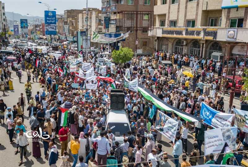 تعز: آلاف المتظاهرين ينددون بالارهاب الصهيوني ويطالبون بتقديم قادته للمحاكم الدولية