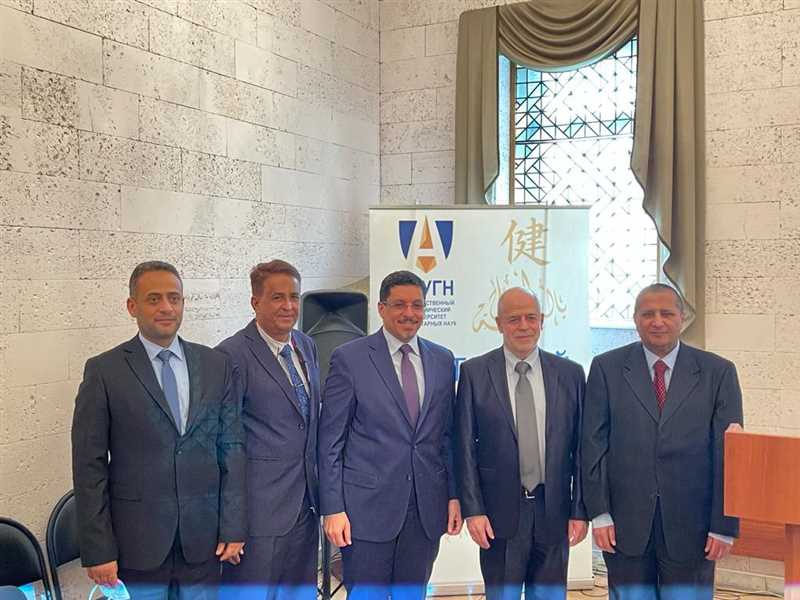 وزير الخارجية: إيران تقف خلف مواقف الحوثيين المتشددة المعرقلة لجهود احلال السلام