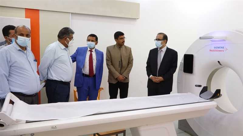 وزير الصحة ومحافظ شبوة يطلعان على اوضاع عدد من المرافق الصحية بمدينة عتق