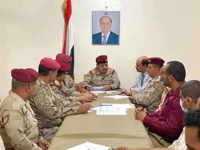 وزير الدفاع: تضحيات أبطالنا الجرحى وسام فخر واعتزاز على جبين المناضلين الاحرار والأجيال