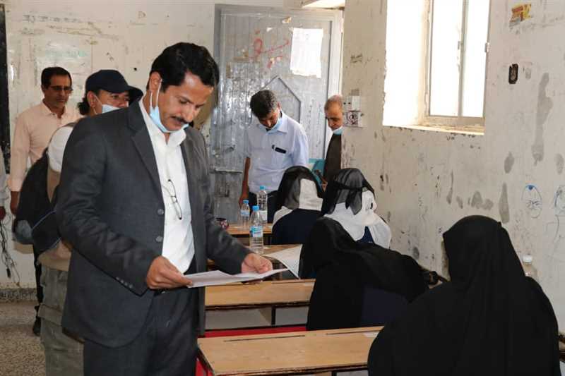 نائب وزير التربية يدشن امتحانات شهادة الثانوية العامة بمأرب