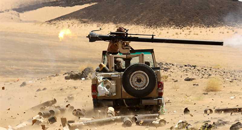 قتلى وجرحى حوثيون بمعارك وغارات غربي مأرب